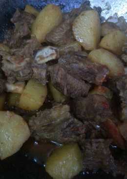Krengsengan daging dan tulang ekonomis