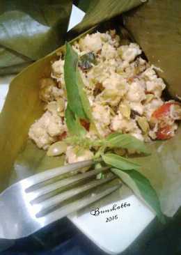 Botok Tempe Tahu campur Kemangi