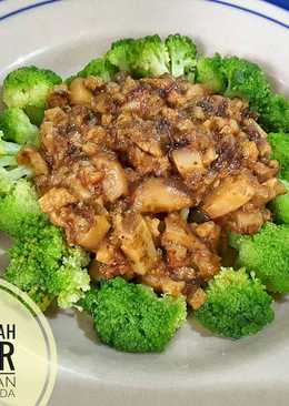 Brokoli Cah Jamur Vegetarian / Vegan