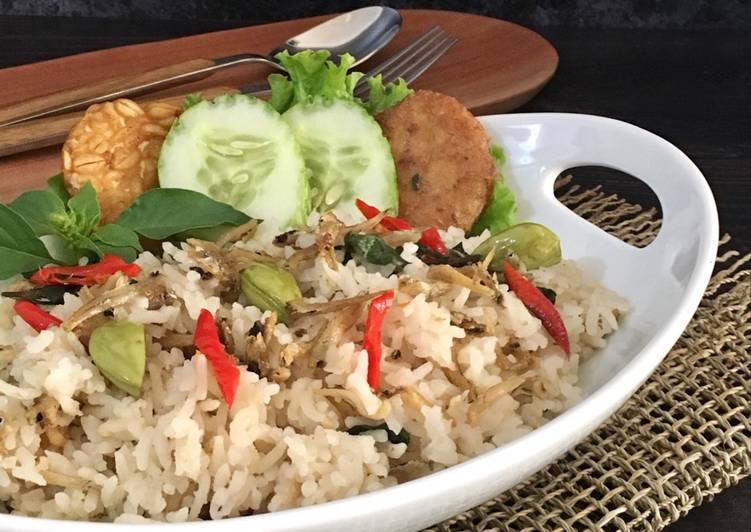 Resep Nasi Liwet Kampung Teri Kemangi Kiriman dari evyjuly (moona's
kitchen)