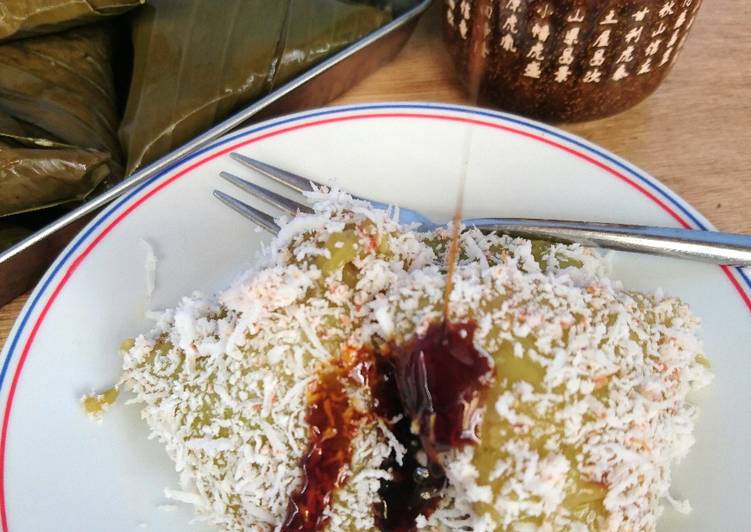 Lupis pandan recipe main photo