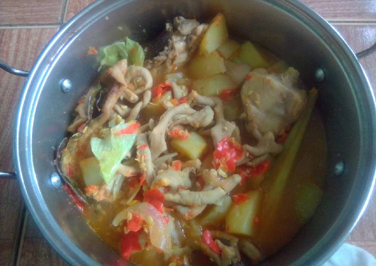 Tengkleng Ayam plus kentang, kol