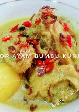 Opor ayam bumbu kuning