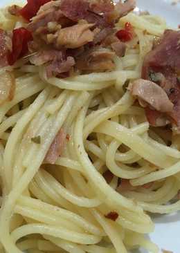 Aglio olio tuna bacon