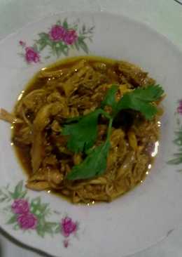 Ayam suwir bumbu gulai.