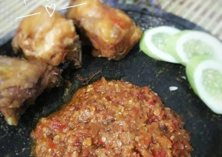 gambar untuk resep makanan Sambal ala ayam gepuk pak gembus