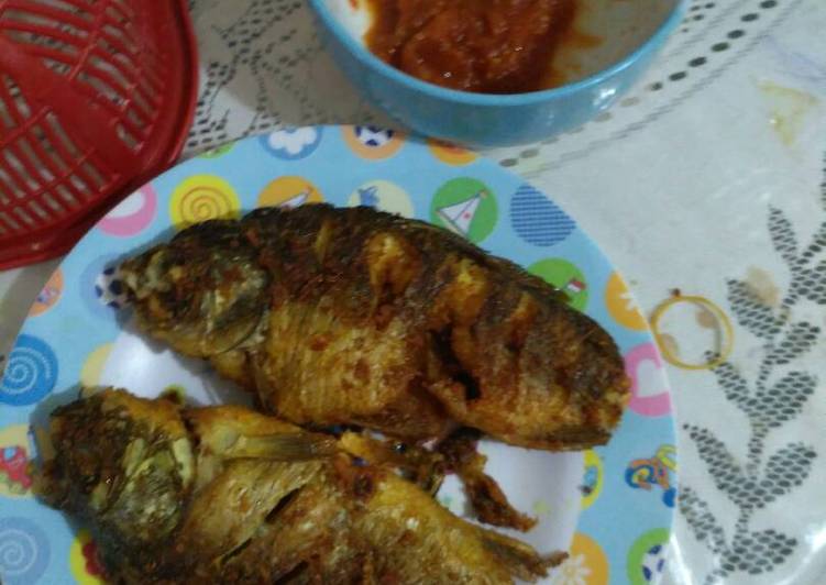 Resep Ikan mas goreng Dari Ocha Kitchen ????