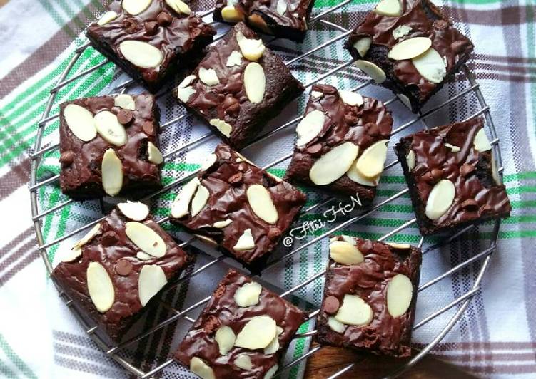 gambar untuk cara membuat Brownies Panggang