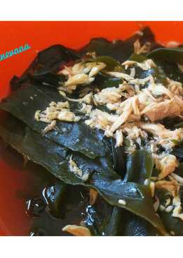 ë¯¸ì—­êµ­ (Miyeok Guk, Korean Seaweed Soup)