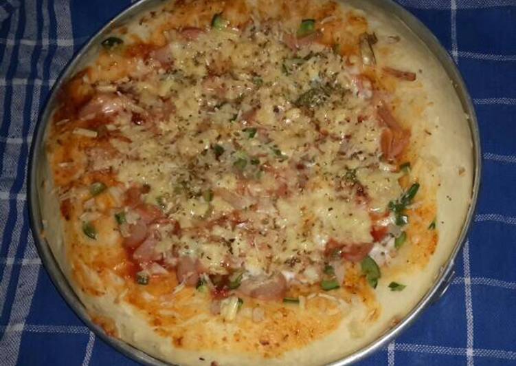 Resep Pizza homemade (no mixer no ulen) Dari Sari Kartika