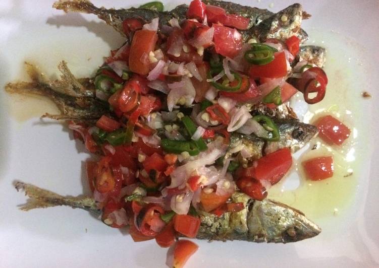 gambar untuk resep makanan Ikan kembung goreng sambal dabu-dabu