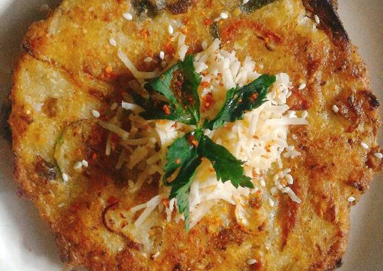 resep makanan Cheesy Pajeon / Korean Cheesy Veggie Pancake