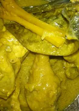Opor Ayam Bumbu Kuning