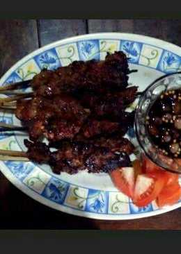 Sate sapi mantap jiwa. #Kita Berbagi