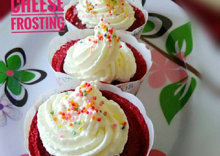 gambar untuk cara membuat Red velvet cupcake with cream cheese frosting ??