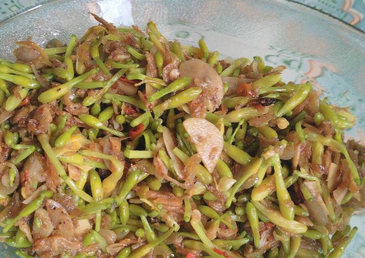 bahan dan cara membuat Tumis Kembang Kates (bunga pepaya)