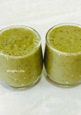 Healthy green smoothies