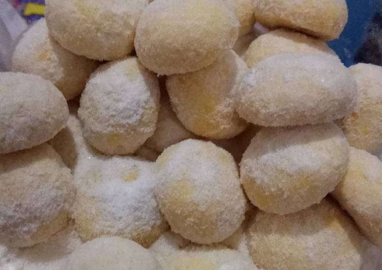 Resep Putri Salju Kelapa - Coconut Snow Ball By C_Novie