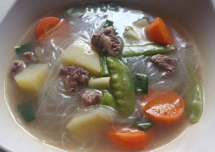 gambar untuk resep Sop daging sapi dengan kacang kapri