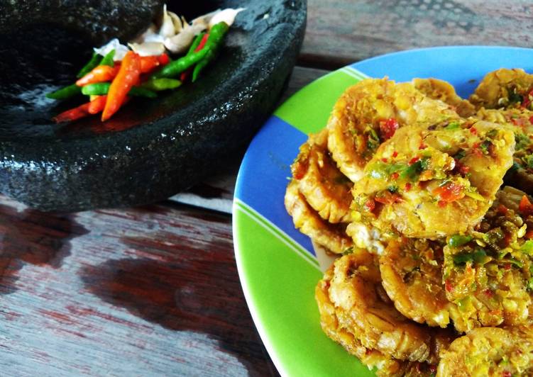 Resep Tempe goreng penyet sambal bawang Oleh Dewisri02