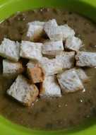 Bubur kacang ijo tabur roti tawar