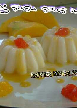 Puding susu saus mangga