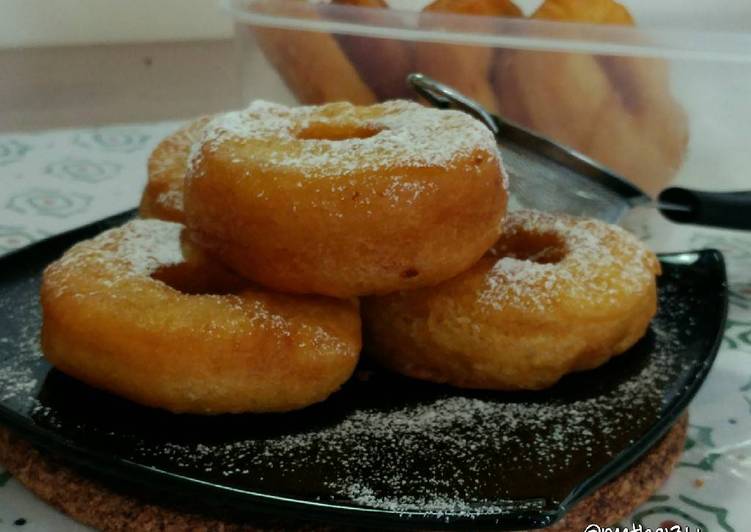 bahan dan cara membuat Donat Kentang (uleni sedikit)