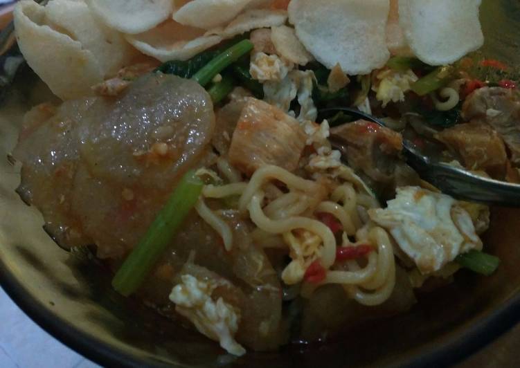 resep Seblak kerupuk mie pedas dan gampang banget!