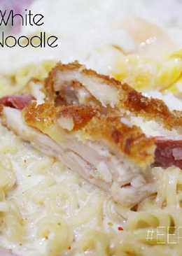 Mie Kuah Susu "Creamy White Chicken Noodle"