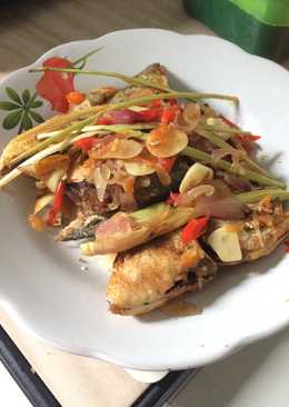 Ikan goreng saos dabu-dabu