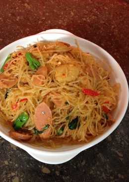 Bihun goreng baksosis