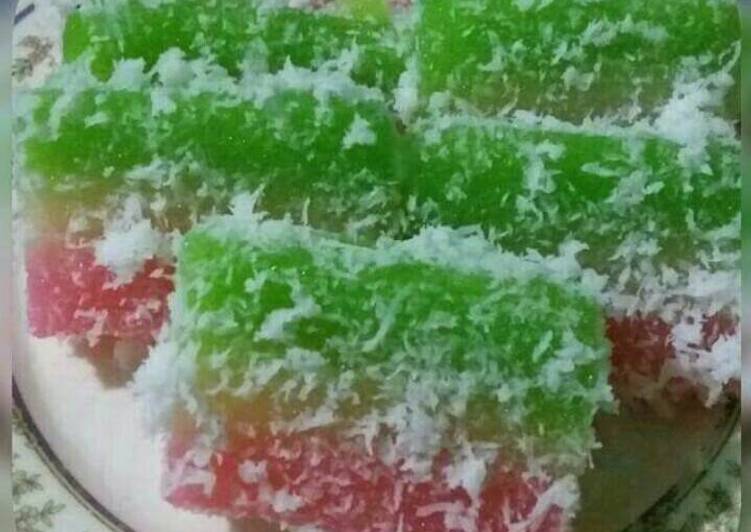 resep lengkap untuk Kue Singkong pelangi???? (asal namain aja)