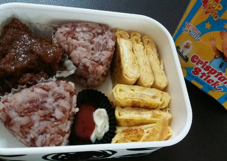 Resep *Bekal Bento Nasmer telor rendang* - mamalikecooking