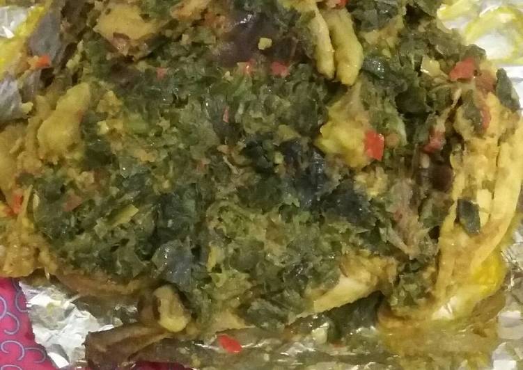 resep masakan Ayam betutu panggang dengan daun singkong
