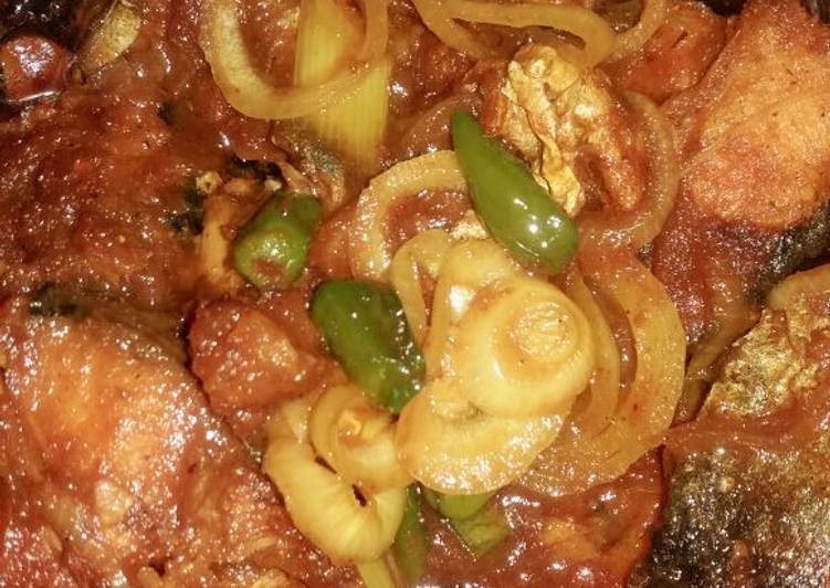 Ikan patin bumbu kuning saos tiram
