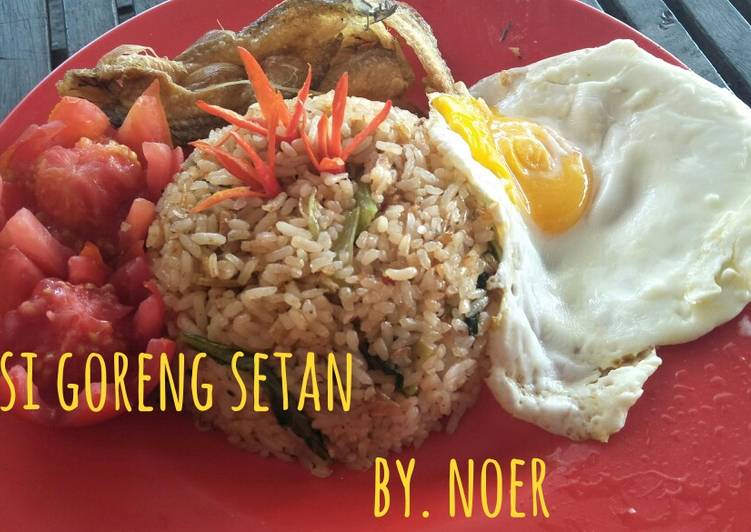 gambar untuk cara membuat Nasi goreng setan