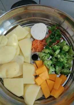 Mpasi6bulan:kentang,salmon,kabocha,brokoli,wortel,tofu,sledri,ub