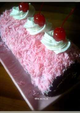 Pinky Blackforest Roll Cake Valentine