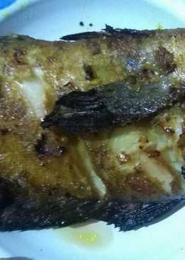 Ikan bakar (versi lebih banyak bumbu)