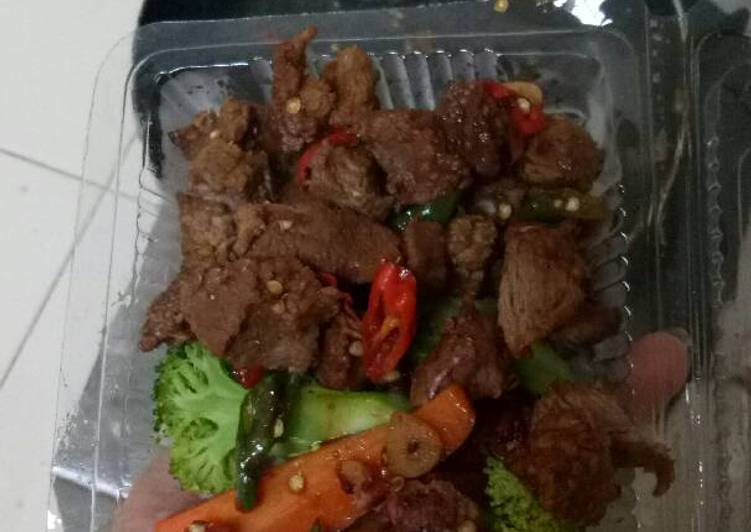 resep makanan Tumis daging sapi untuk diet, no oil, no garam no micin,