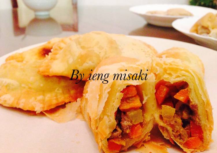 resep Beef curry puff pastry