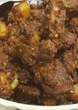 Rendang daging pedas dengan baby potato