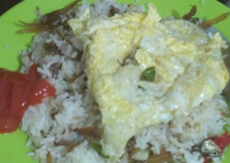 Resep Nasi  Goreng  Rawit Ikan  Teri  oleh Sarah Christina M 