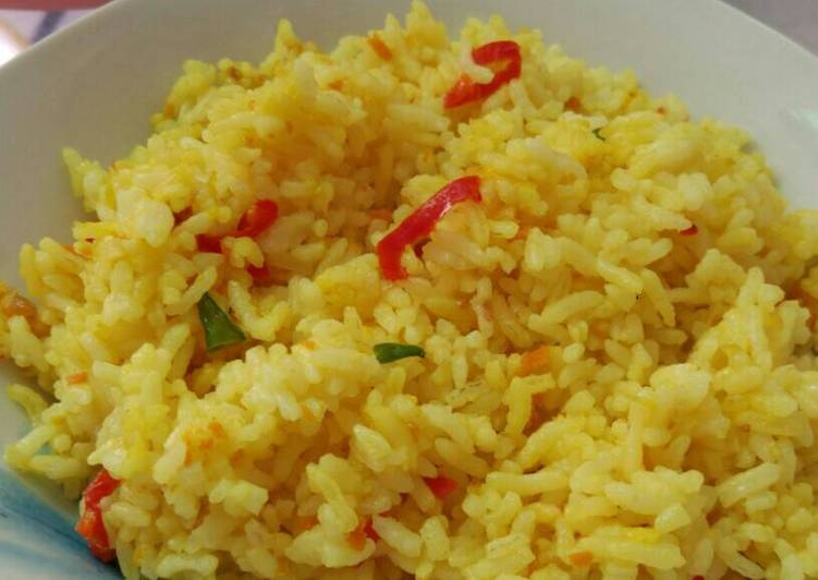 Resep Cara Membuat Nasi goreng kuning  Masakanmu com