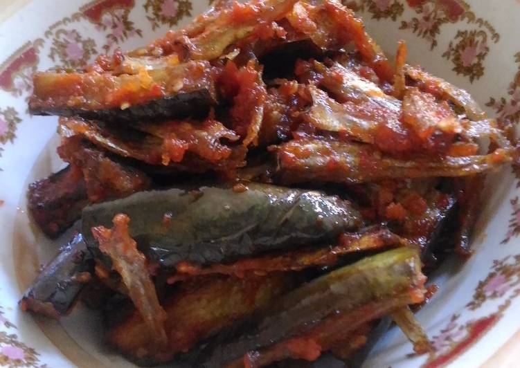 gambar untuk cara membuat Teri Terong Balado