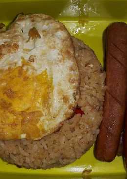 Nasi Goreng Pedas with Telur Mata Sapi&Sosis Goreng#bekalsekolahwisnu#Maree