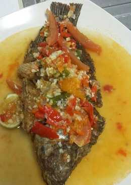 Ikan gurame pecak sambal merah