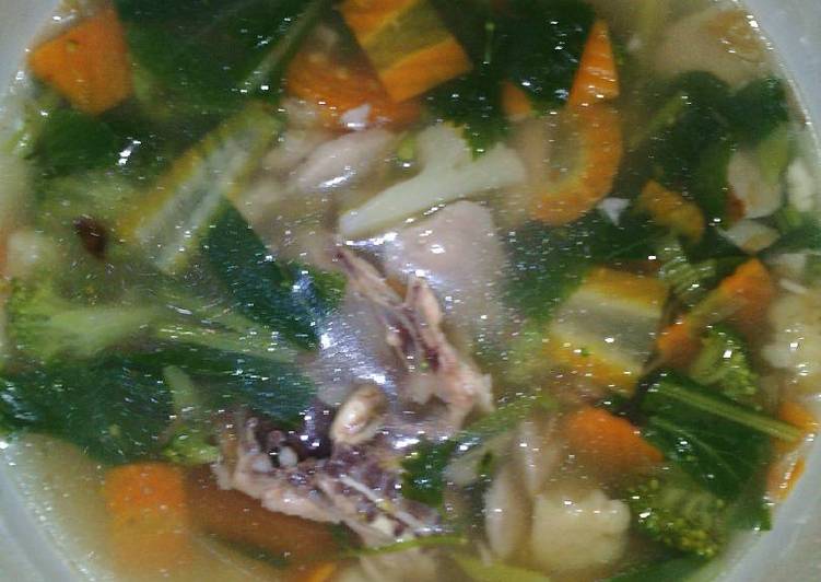 gambar untuk cara membuat Sup ayam caisim