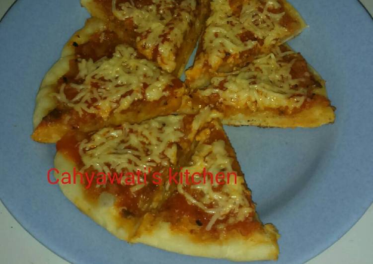 gambar untuk resep Pizza Teflon Toping sauce Bolognaise ikan lele