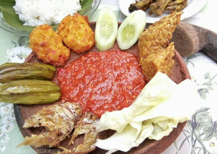 resep lengkap untuk Sego Tempong Khas Banyuwangi #pr_uuenaktenanrek